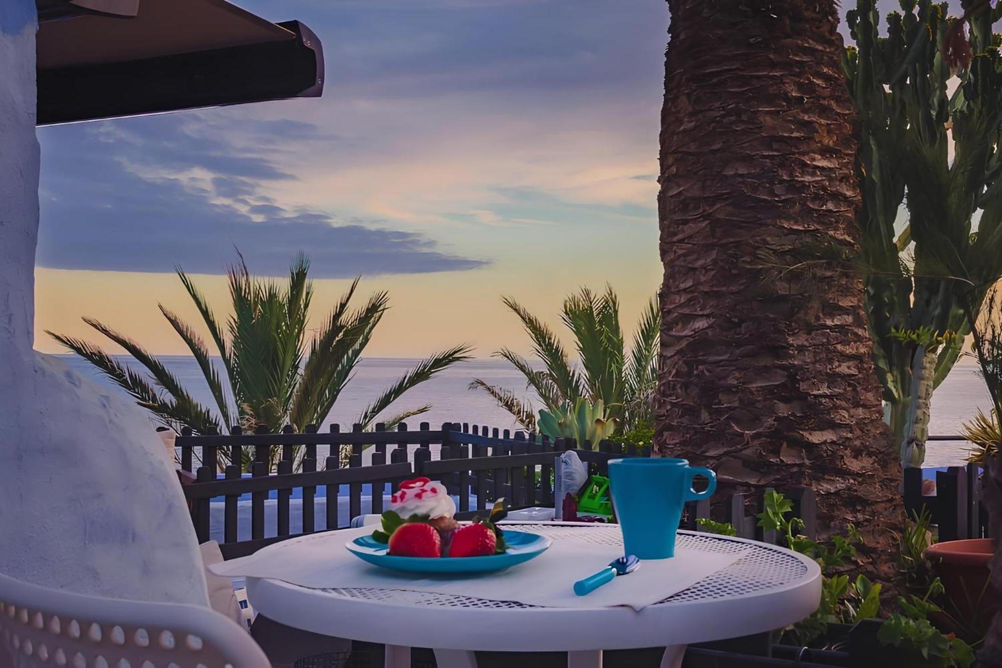 Vistas De Ensueno Al Mar En Playa Del Aguila Villa Exteriör bild